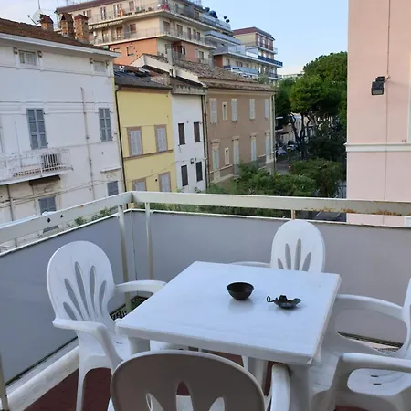 Eleonora Apartment